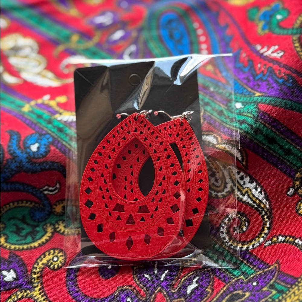 Red Teardrop Cutout Earrings